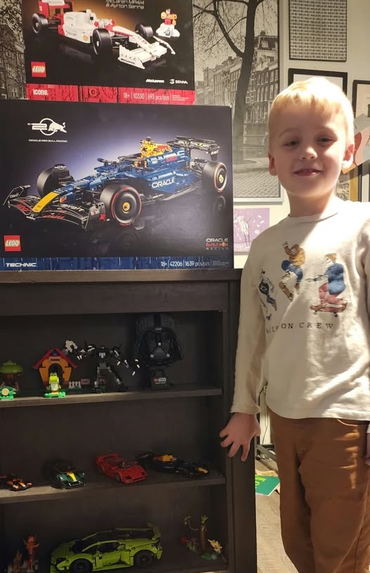 Cyan-E - Legos - F1 Haul