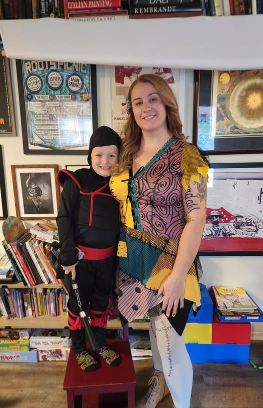 Cyan-Ejr - And Mom - Halloween 2024