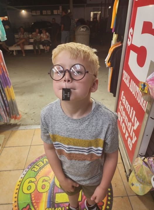 Cyan-Ejr - Jimmy Potter - Goes to the Beach
